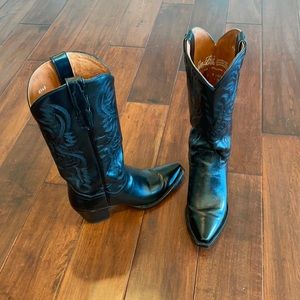 Black Hallie leather boots. Size 8.